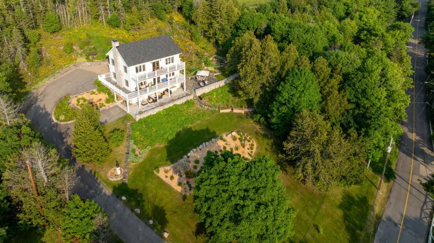 2 - Maison à vendre, La Malbaie (Code - mb427, Charlevoix)