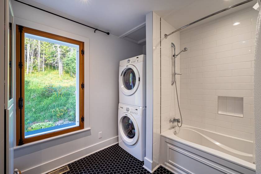 49 - Maison à vendre, La Malbaie (Code - mb427, Charlevoix)