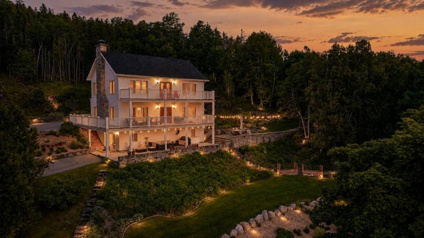 86 - Maison à vendre, La Malbaie (Code - mb427, Charlevoix)