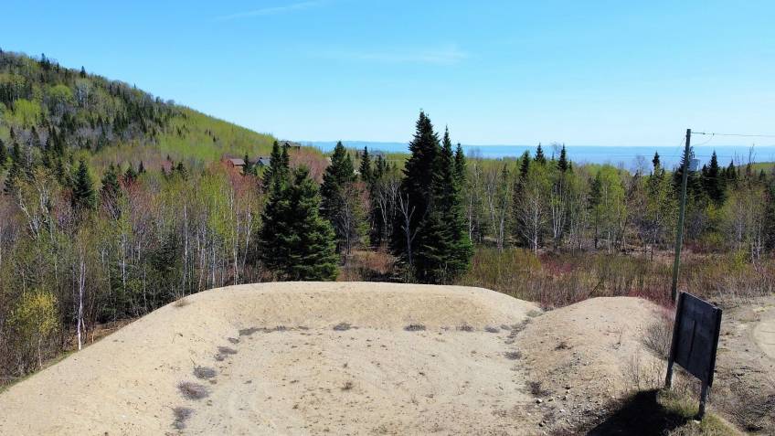 1 - Terrain et terre à vendre, Petite-Rivière-Saint-François (Code - pr818, Charlevoix)