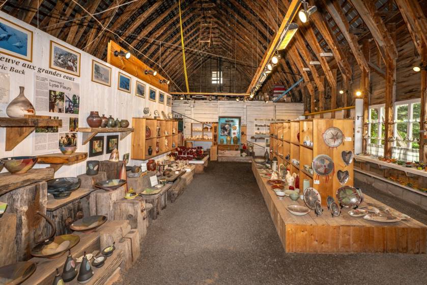 18 - Bâtiment commercial à vendre, Saint-Siméon (Code - ss073, Charlevoix)