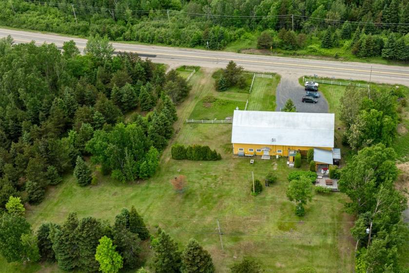 20 - Bâtiment commercial à vendre, Saint-Siméon (Code - ss073, Charlevoix)