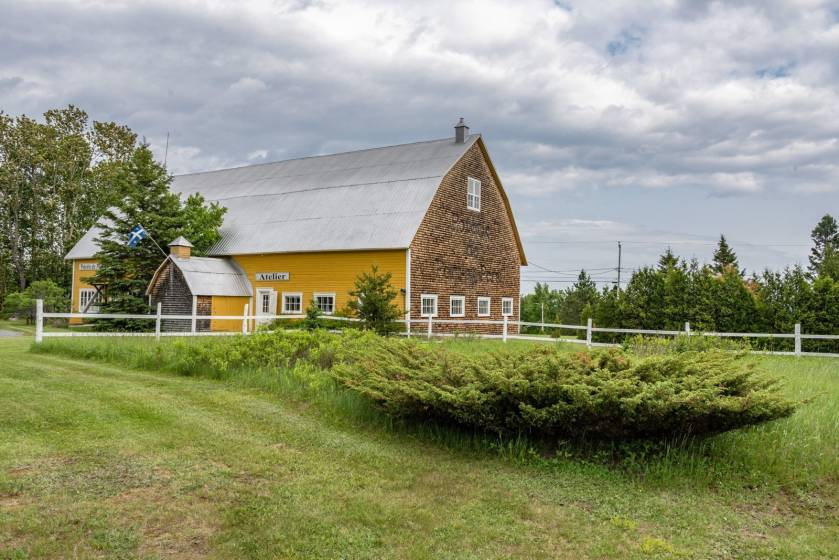 7 - Bâtiment commercial à vendre, Saint-Siméon (Code - ss073, Charlevoix)