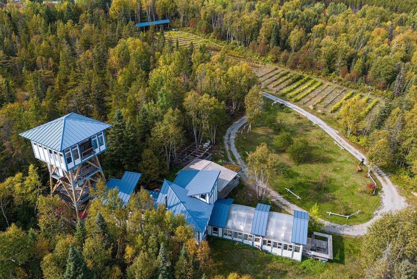 48 - Maison à vendre, Saint-Urbain (Code - su081, Charlevoix)