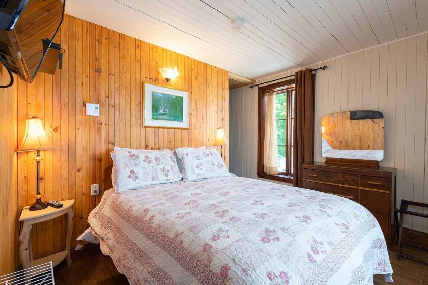 20 - Bâtiment commercial à vendre, Petite-Rivière-Saint-François (Code - pr713, Charlevoix)