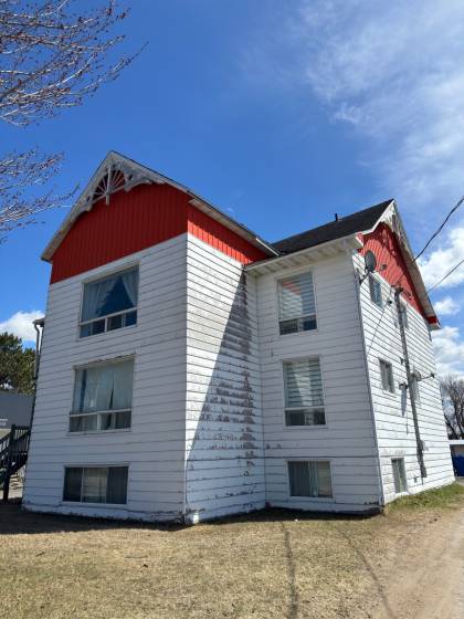 1 - Triplex à vendre, (Code - 001, )