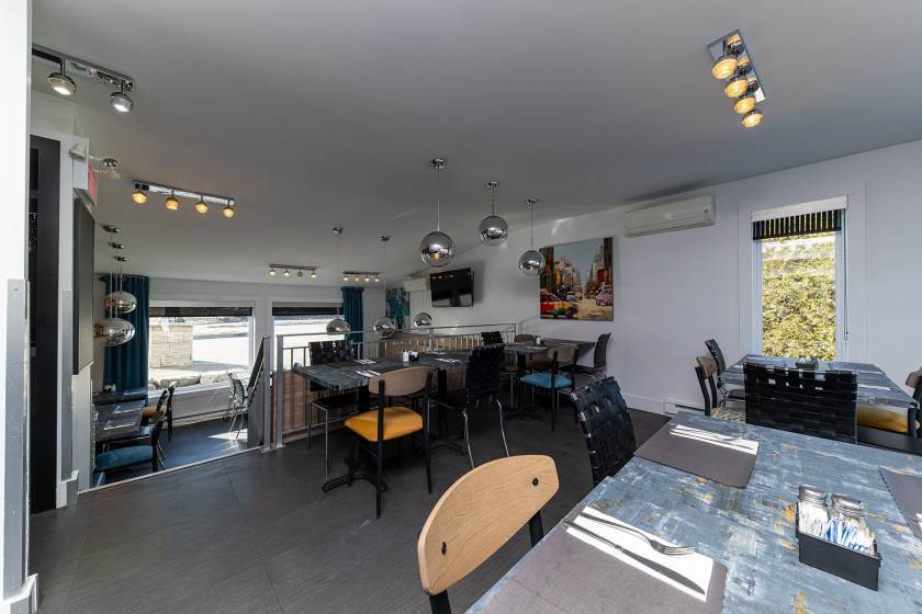 12 - Bâtiment commercial à vendre, Baie-Saint-Paul (Code - sp902, Charlevoix)