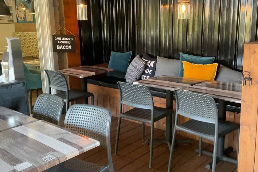 25 - Bâtiment commercial à vendre, Baie-Saint-Paul (Code - sp902, Charlevoix)