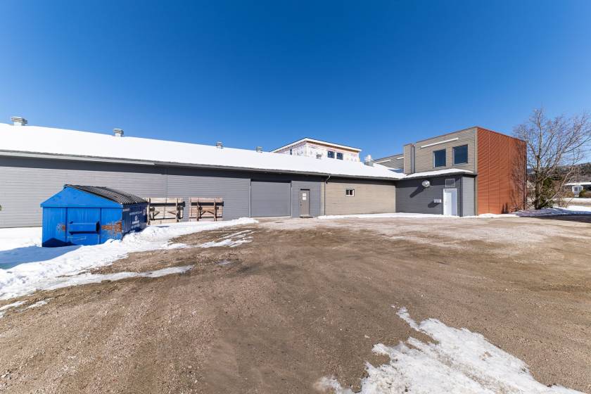 31 - Bâtiment commercial à vendre, Baie-Saint-Paul (Code - sp909, Charlevoix)