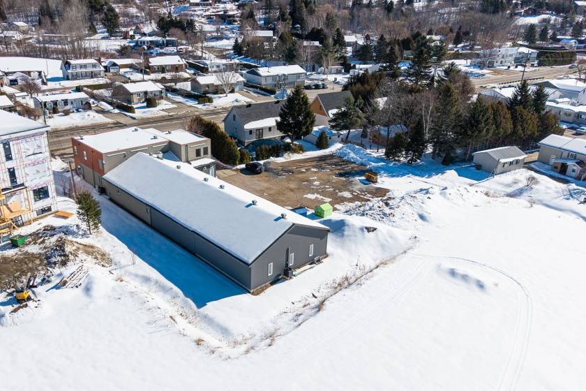 37 - Bâtiment commercial à vendre, Baie-Saint-Paul (Code - sp909, Charlevoix)