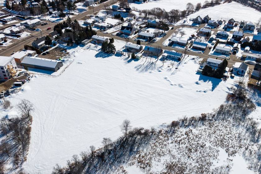 38 - Bâtiment commercial à vendre, Baie-Saint-Paul (Code - sp909, Charlevoix)