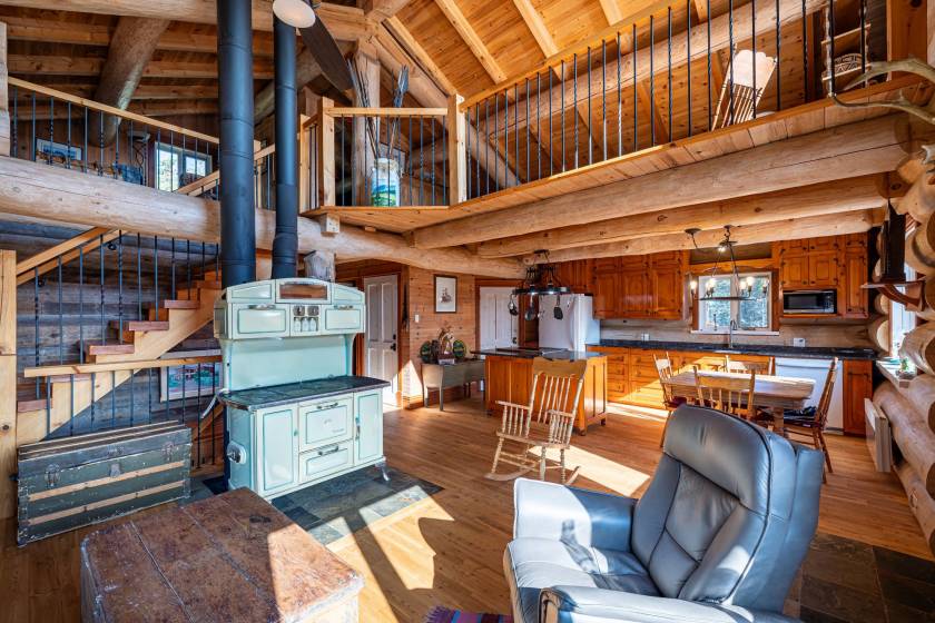 14 - Maison à vendre, Saint-Urbain (Code - su089, Charlevoix)
