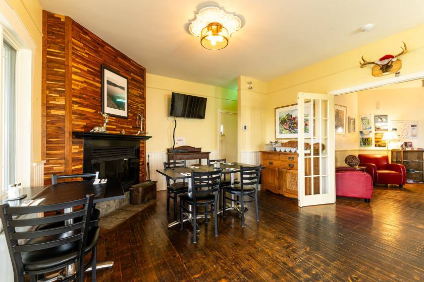 7 - Bâtiment commercial à vendre, Les Éboulements (Code - eb312, Charlevoix)