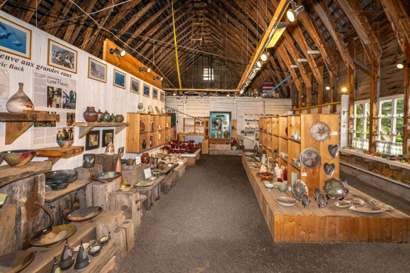 18 - Bâtiment commercial à vendre, Saint-Siméon (Code - ss069, Charlevoix)