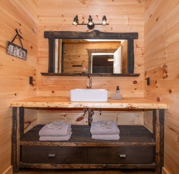 18 - Maison à vendre, La Malbaie (Code - mb419, Charlevoix)