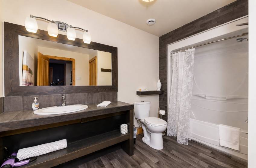 25 - Duplex à vendre, Petite-Rivière-Saint-François (Code - pr861, Charlevoix)