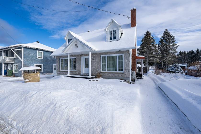 2 - Maison à vendre, Saint-Urbain (Code - su088, Charlevoix)