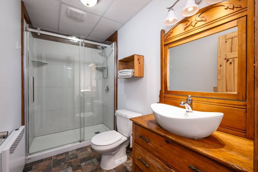 11 - Maison à vendre, Petite-Rivière-Saint-François (Code - pr833, Charlevoix)