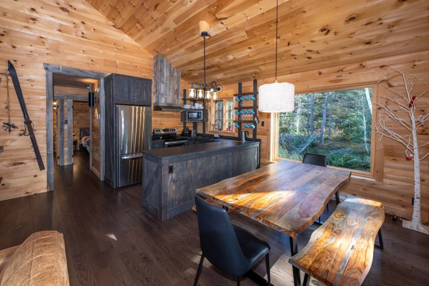 8 - Maison à vendre, La Malbaie (Code - mb415, Charlevoix)