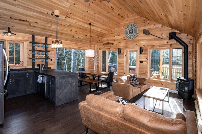 9 - Maison à vendre, La Malbaie (Code - mb415, Charlevoix)