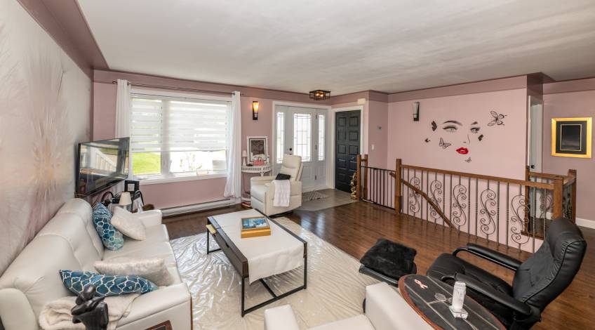 9 - Maison à vendre, Saint-Hilarion (Code - sh048, Charlevoix)