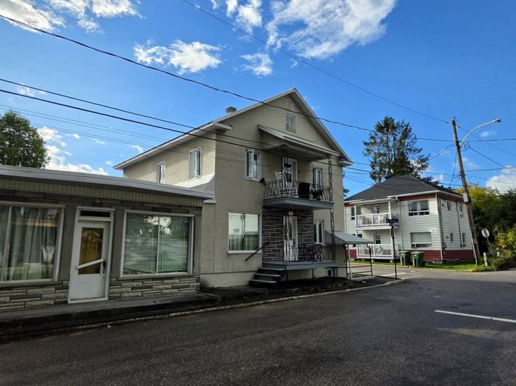 Triplex à vendre - Baie-Saint-Paul, Charlevoix (SP936)