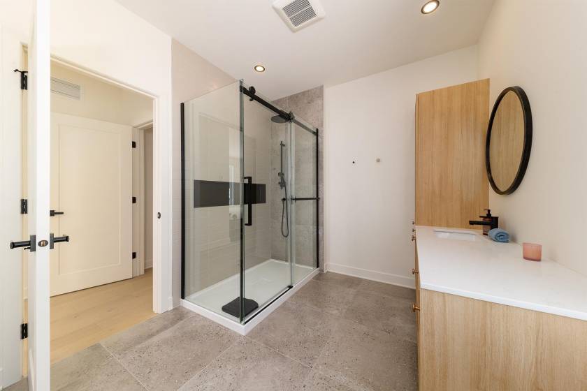 18 - Maison à vendre, Petite-Rivière-Saint-François (Code - pr807, Charlevoix)